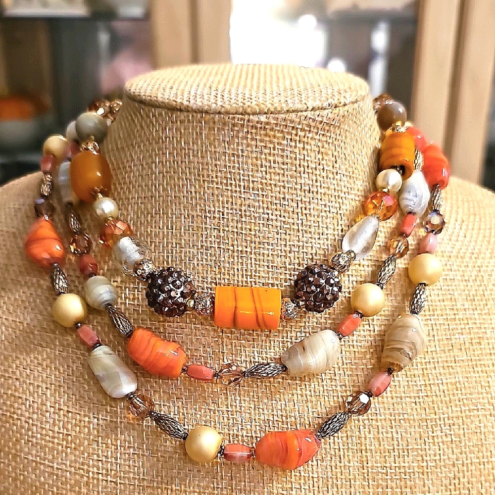 Vintage Elegant Multi-layered Swirly Glass Beaded Necklace